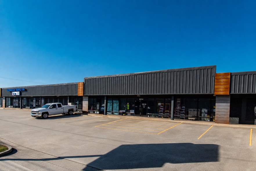 Primary Photo Of 5227 Middlebrook Pike, Knoxville Light Distribution For Lease