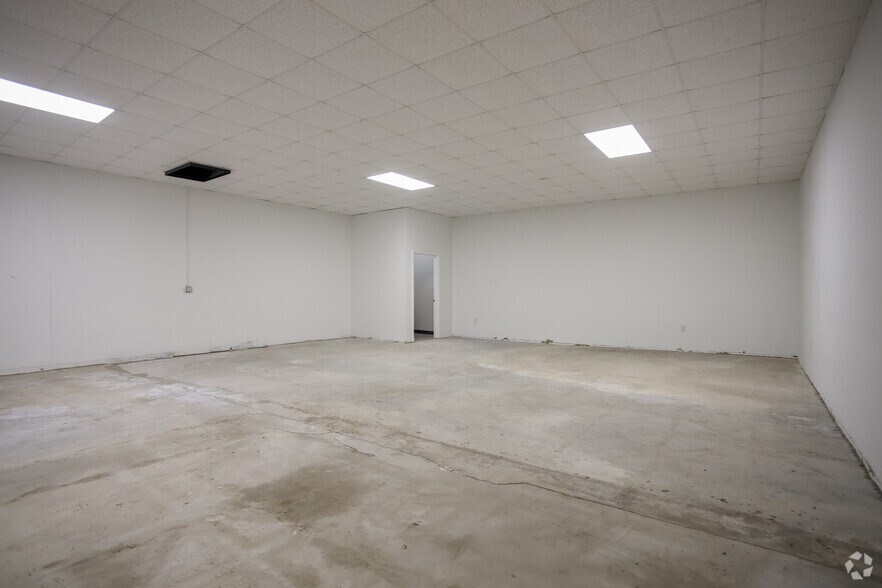 More Photos Of 7330 Rampart St, Houston Unknown For Lease