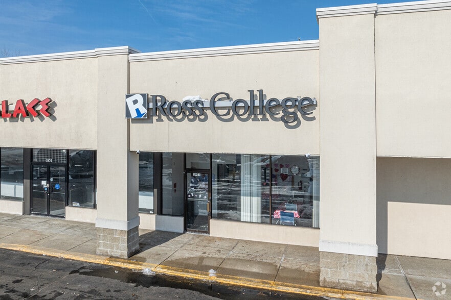 More Photos Of 1950 Pipestone Rd, Benton Harbor Unknown For Lease