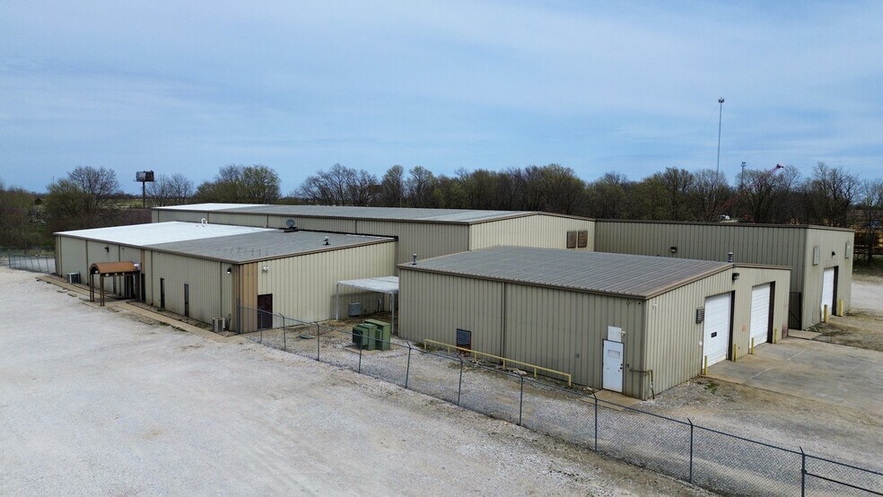 More Photos Of 3074 County Road 257, Fulton Warehouse For Lease