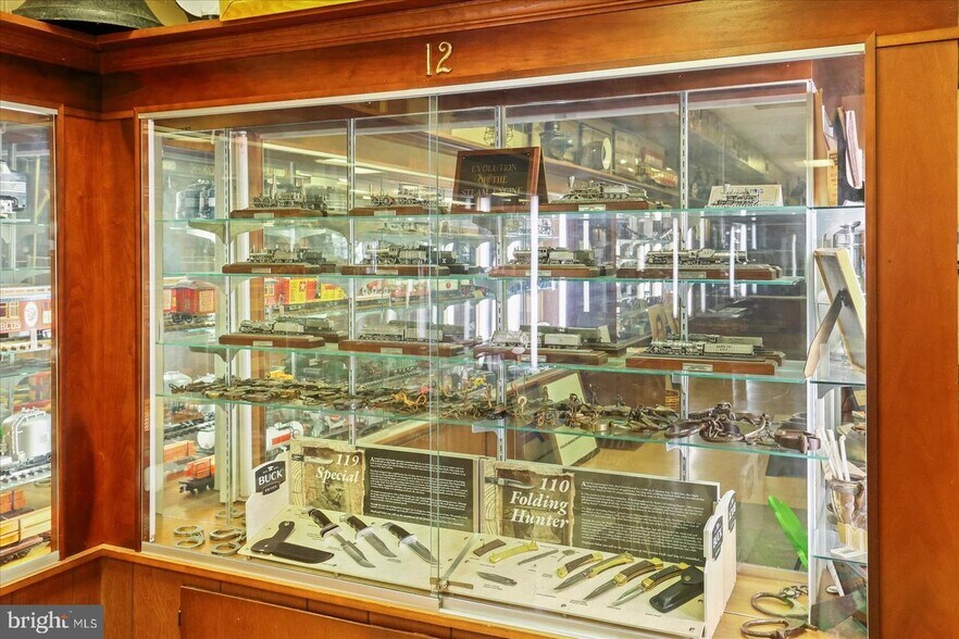 More Photos Of 425 Steinwehr Ave, Gettysburg Storefront Retail Office For Sale