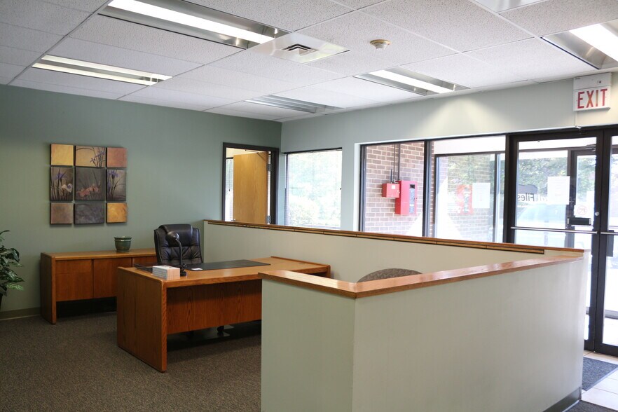 More Photos Of 801 S Durkin Dr, Springfield Office For Sale