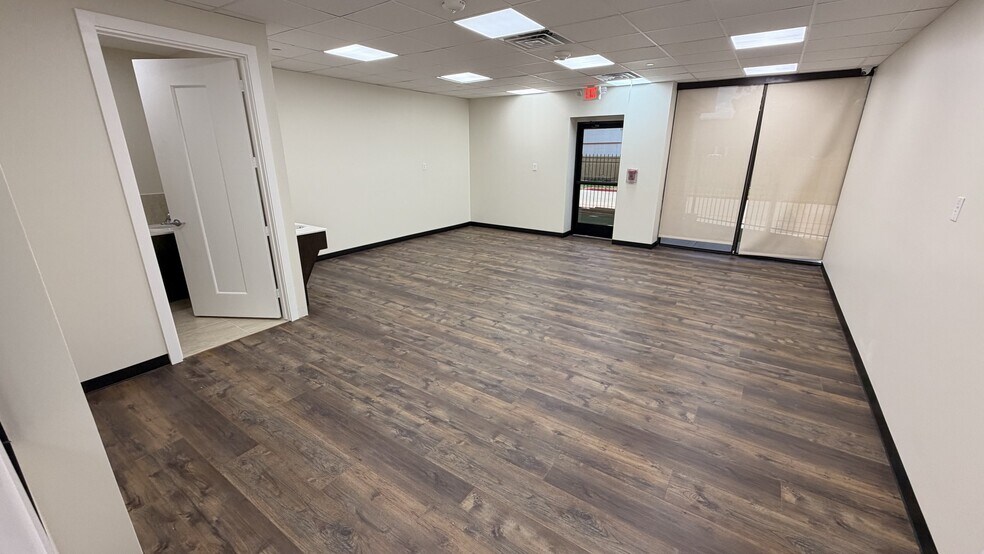 More Photos Of 6910 N Eldridge Pky, Houston Freestanding For Sale