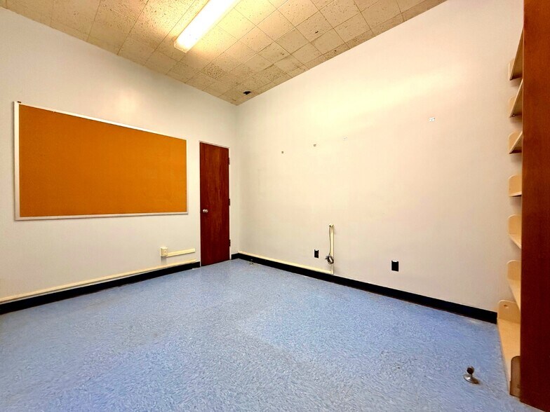 More Photos Of 600 Avenue S NW, Winter Haven Research And Development For Sale