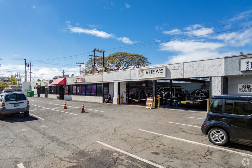 More Photos Of 593 Kamehameha Hwy, Pearl City Storefront Retail Office For Lease