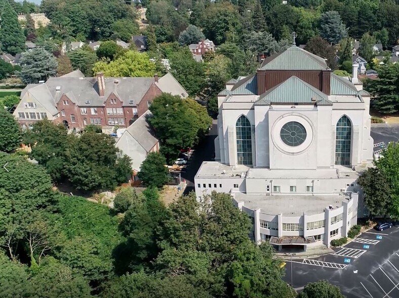 More Photos Of 1501 10th Ave E, Seattle Schools For Lease