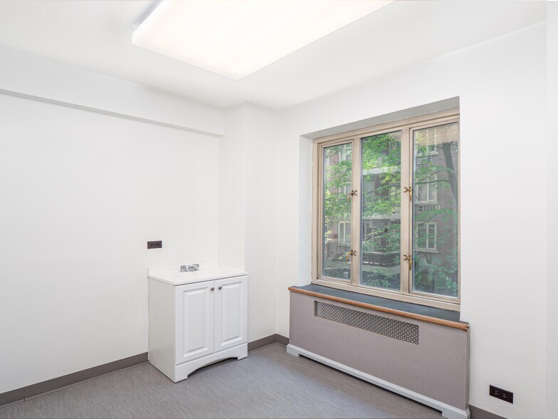 More Photos Of 35 E 35th St, New York Apartments For Lease