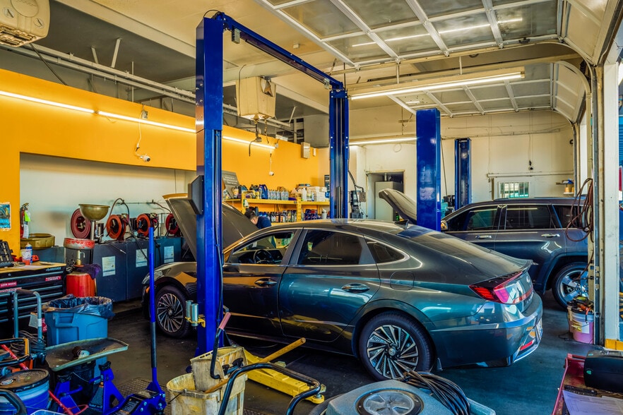 More Photos Of 21011 Pioneer Blvd, Lakewood Carwash For Sale