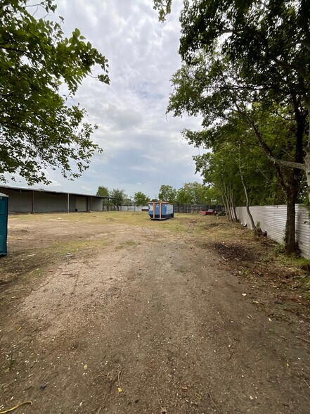 More Photos Of 3201 Texas Ave, La Marque Warehouse For Sale