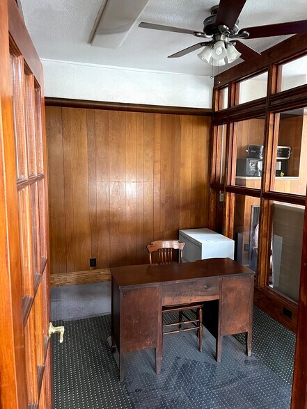 More Photos Of 1301 S Broad St, Philadelphia Office Residential For Lease