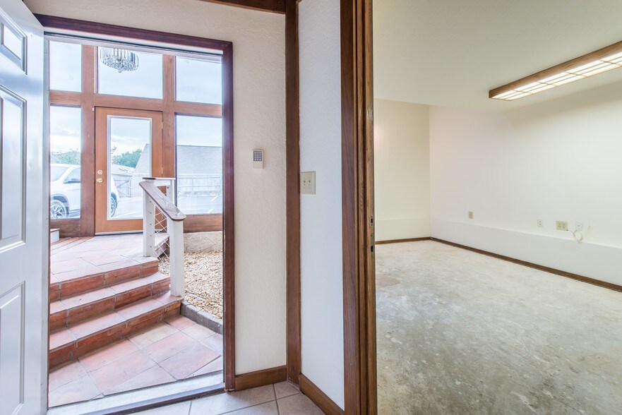 More Photos Of 415 Mountain Dr, Destin Storefront For Lease