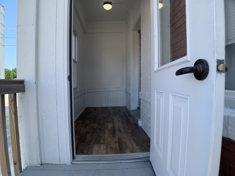 More Photos Of 105 N Depot St, Somonauk Apartments For Sale