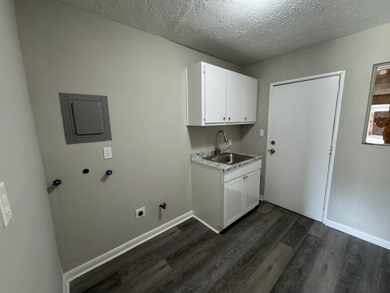More Photos Of 784 Terminal Ct, Columbus Apartments For Sale