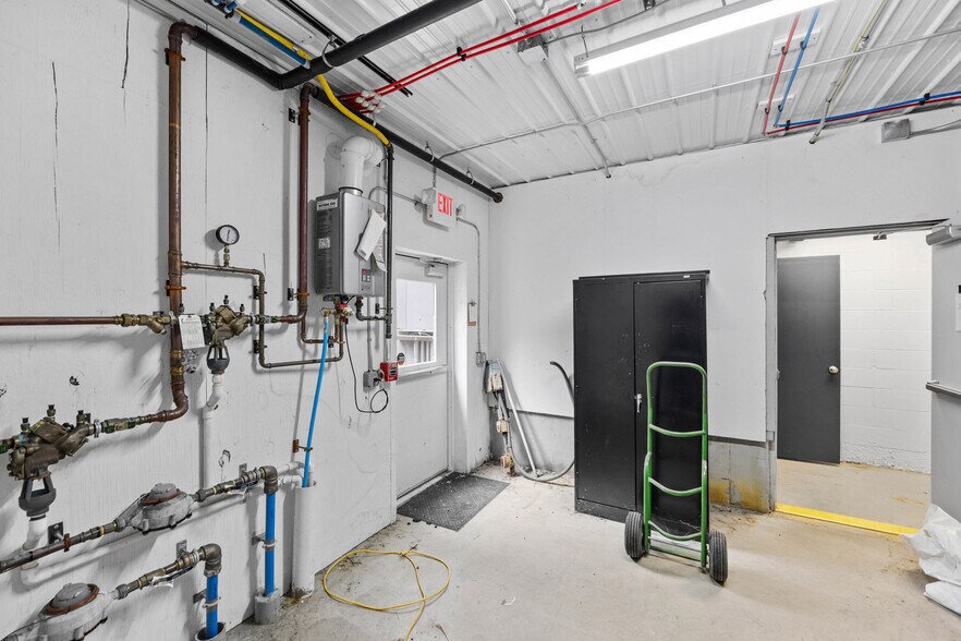 More Photos Of 294 Gambee Rd, Geneva Warehouse For Sale