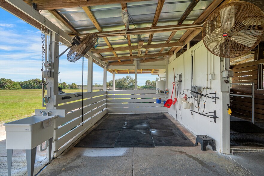More Photos Of 806 N Jackson Rd, Venice Land For Sale