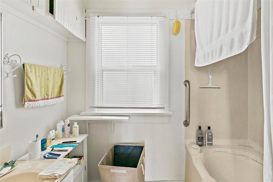 More Photos Of 3731 Glendon Ave, Los Angeles Apartments For Sale