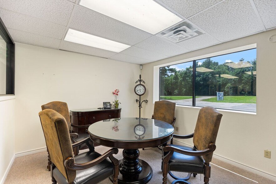 More Photos Of 2524 US Highway 96 N, Center Warehouse For Sale