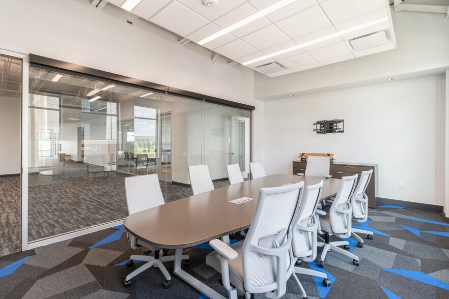 More Photos Of 1465 SW Park Square Dr, Ankeny Office For Lease