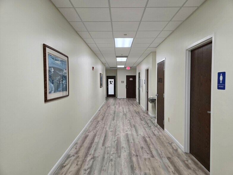 More Photos Of 1620 S Congress Ave, Palm Springs Medical For Lease