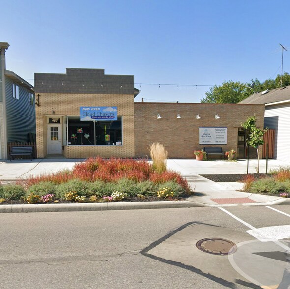 Primary Photo Of 955 Main St, Grafton Office For Sale