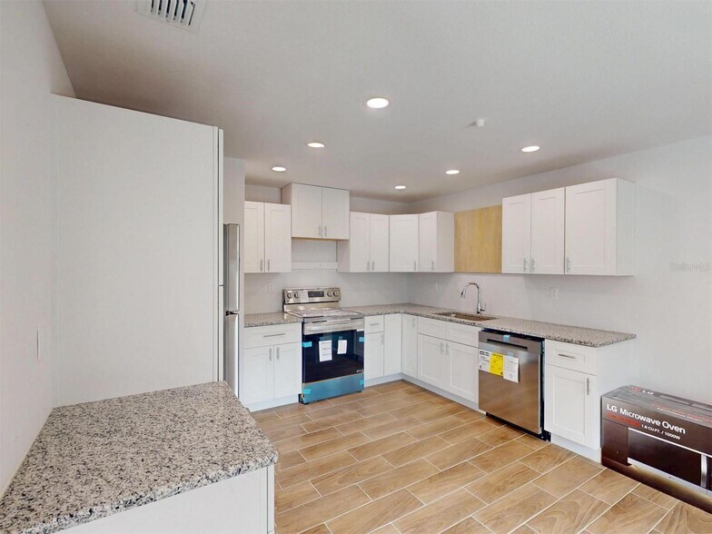 More Photos Of 1215 Capricorn Blvd, Punta Gorda Multifamily For Sale