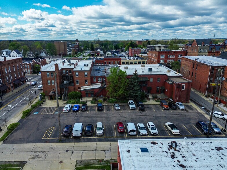 More Photos Of 121-127 E Main St, Ravenna Storefront Retail Office For Sale