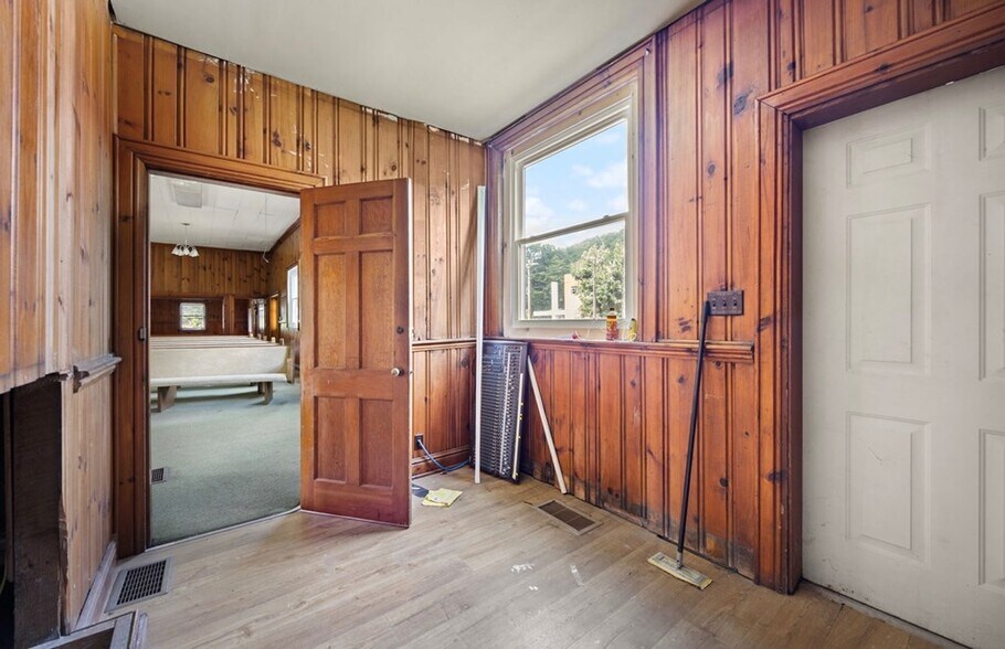 More Photos Of 112 Indian Bend Drive Hazard KY. 41701 Dr, Hazard Religious Facility For Sale