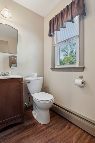 More Photos Of 2417 Silverside Rd, Wilmington Office For Sale