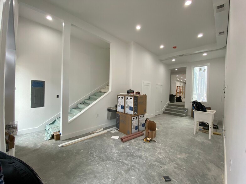 More Photos Of 515 11th St SE, Washington Storefront Retail Office For Sale