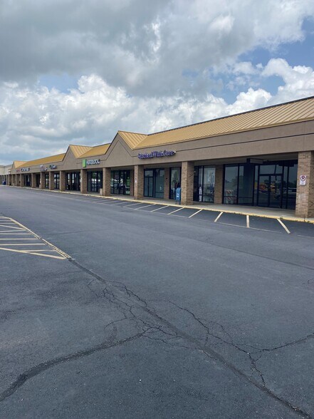 More Photos Of 1637-1639 E US 36, Urbana Unknown For Lease