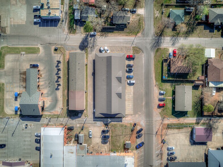 More Photos Of 113 E Broadway, Blanchard Storefront For Sale