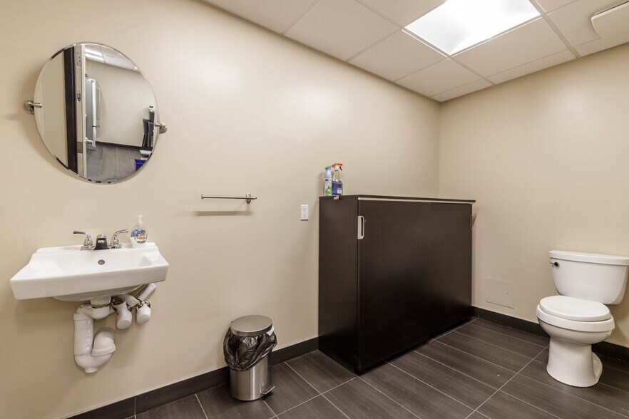 More Photos Of 4116 64 Av SE, Calgary Industrial For Sale