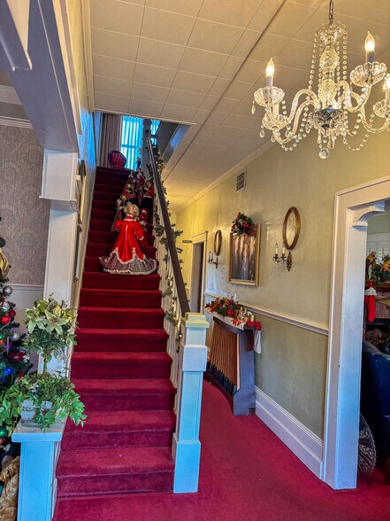 More Photos Of 945 E Broadway St, Fort Meade Specialty For Sale