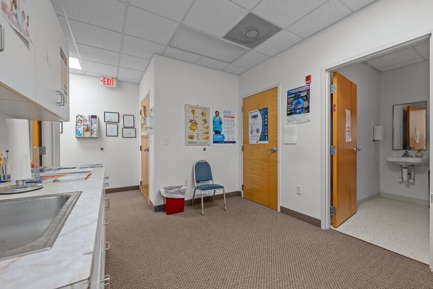 More Photos Of 2961 Crouse Ln, Burlington Medical For Sale