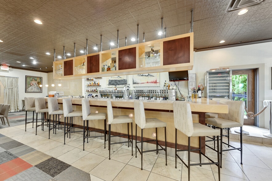 More Photos Of 626 Rood Ave, Grand Junction Restaurant For Sale