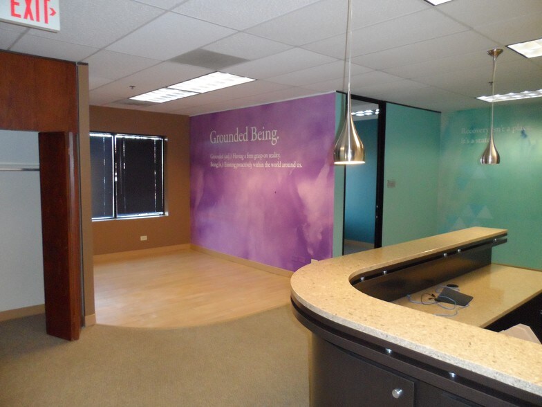 More Photos Of 935 Lakeview Pky, Vernon Hills Office For Lease