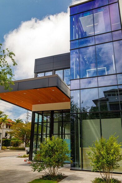 More Photos Of 111 10th St S, Naples Office For Lease