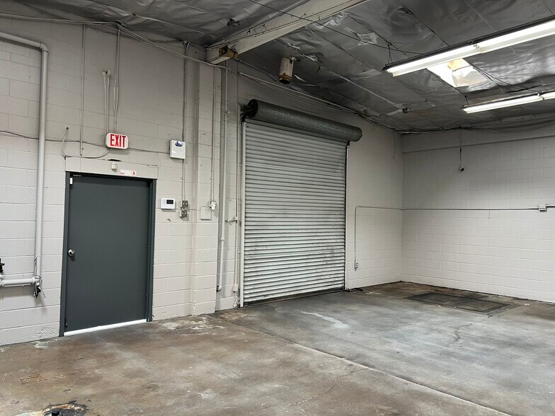 More Photos Of 500 S Raymond Ave, Fullerton Warehouse For Lease
