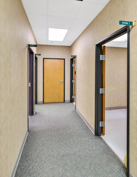 More Photos Of 701 W Loop 340, Waco Self Storage For Lease