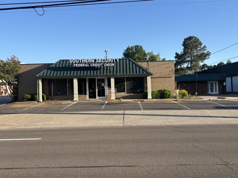 More Photos Of 763-765 W Poplar Ave, Collierville Freestanding For Sale