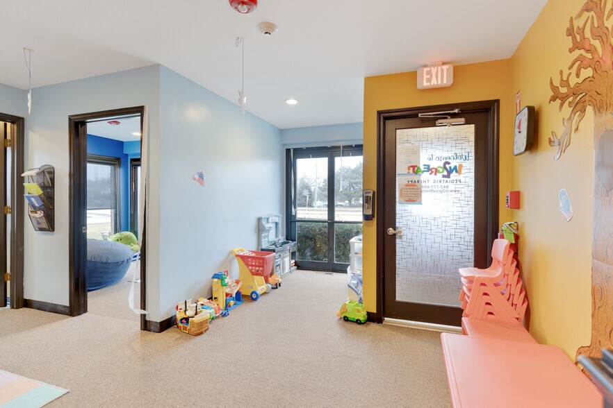 More Photos Of 275 W Dundee Rd, Buffalo Grove Medical For Sale