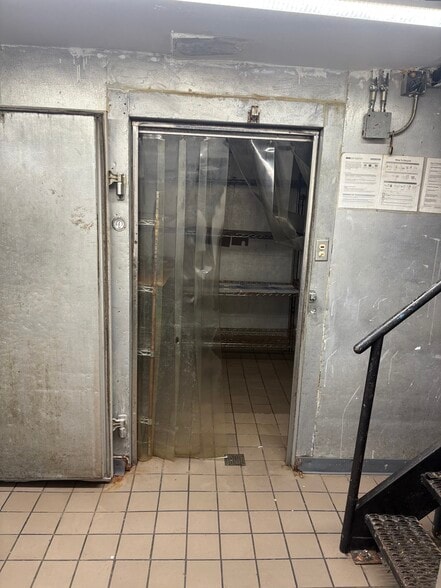 More Photos Of 4918-4934 Broadway, New York Storefront For Lease