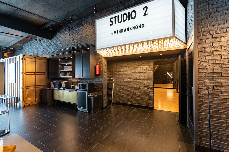 More Photos Of 5437 Satsuma Ave, North Hollywood Warehouse For Lease