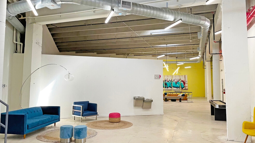 More Photos Of 370 NE 75th St, Miami Showroom For Lease