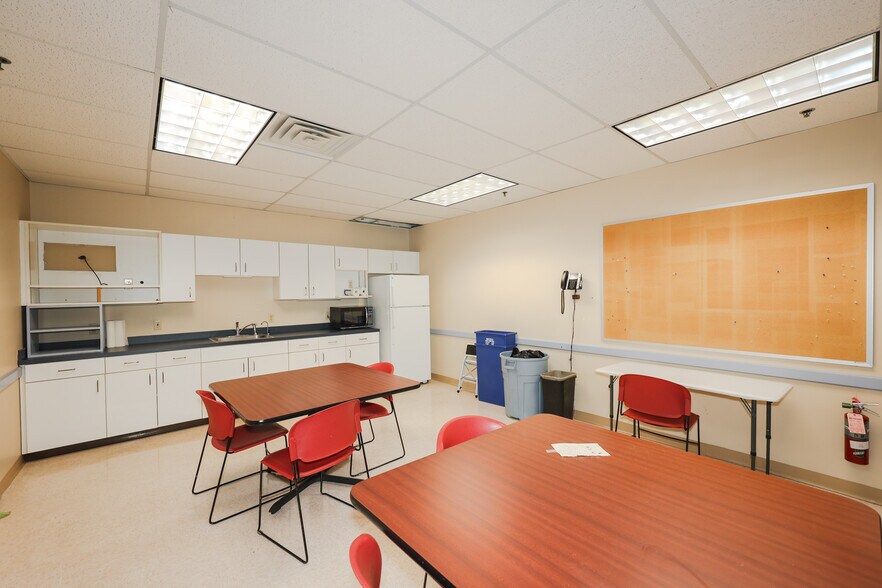 More Photos Of 30 Temple St, Nashua Office For Lease