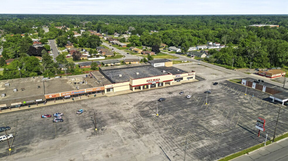 More Photos Of 5340-5364 Broadway, Merrillville Storefront For Sale