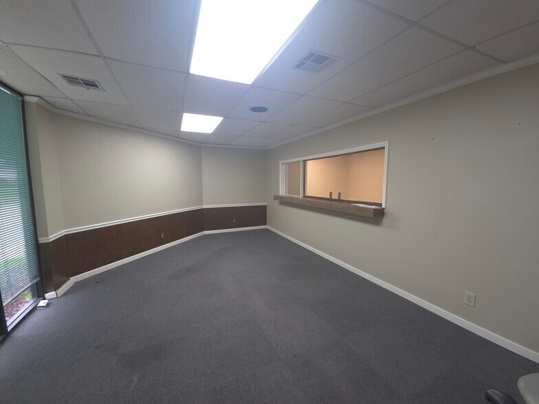 More Photos Of 3100 S Elm Pl, Broken Arrow Medical For Lease