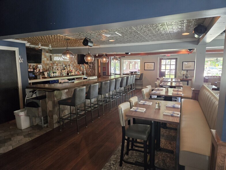 Primary Photo Of 4570 Main St, Manchester Center General Retail For Sale