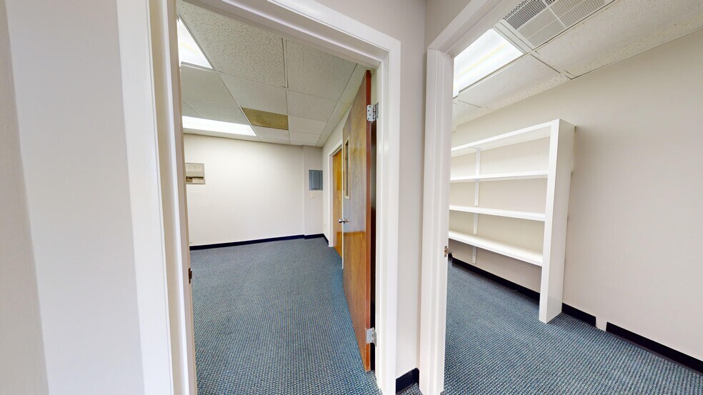 More Photos Of 130 N Gross Rd, Kingsland Medical For Sale