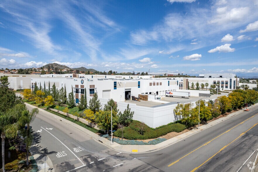 More Photos Of 2565 Sampson Ave, Corona Unknown For Lease